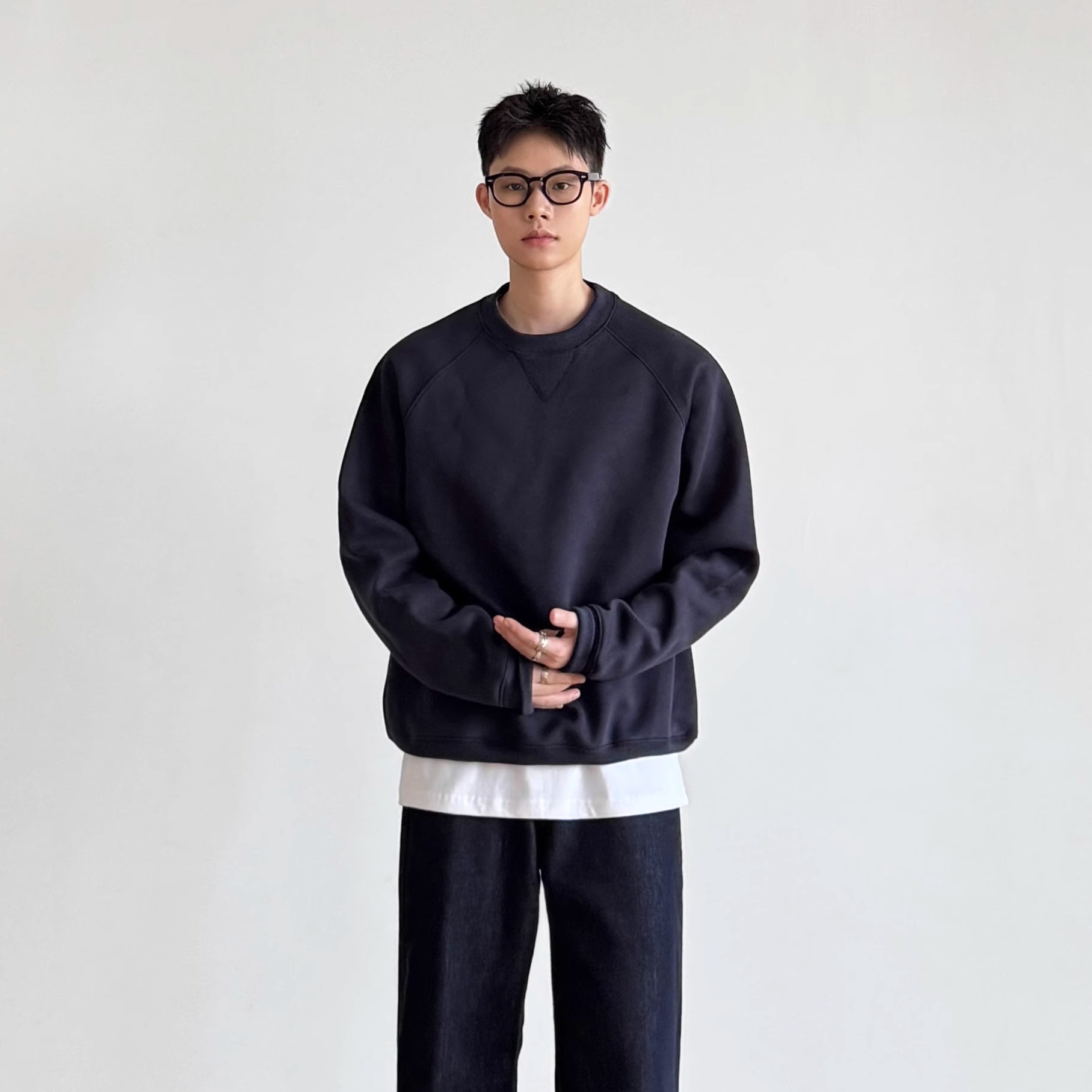 日系短款复古圆领三角领口卫衣