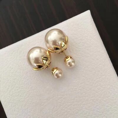 花瓣大小双面珍珠耳钉