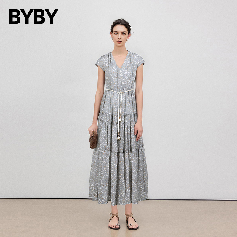 布衣布语收腰显瘦V领波点连衣裙