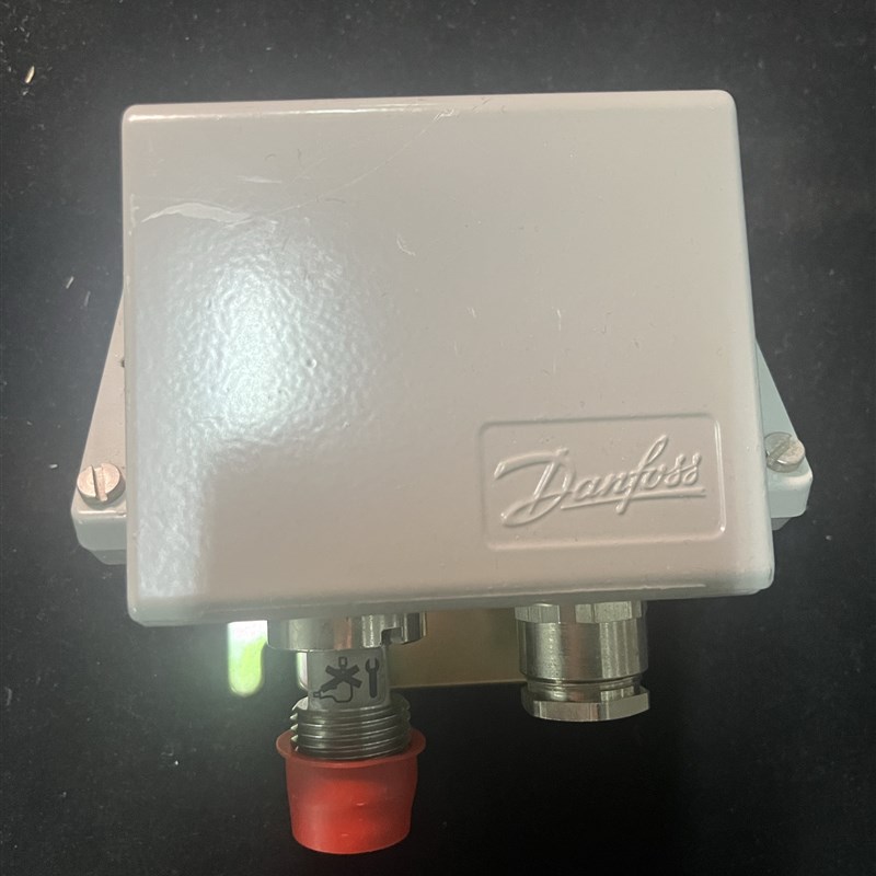 速发丹佛斯0afo EMP2 084感21d 压力传G器 全新议价