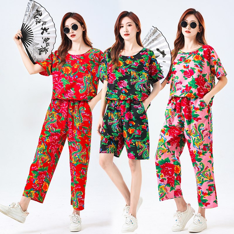 速发东北风情怀大旧花布衣服会演出伴娘搞笑中小学生运动男表演