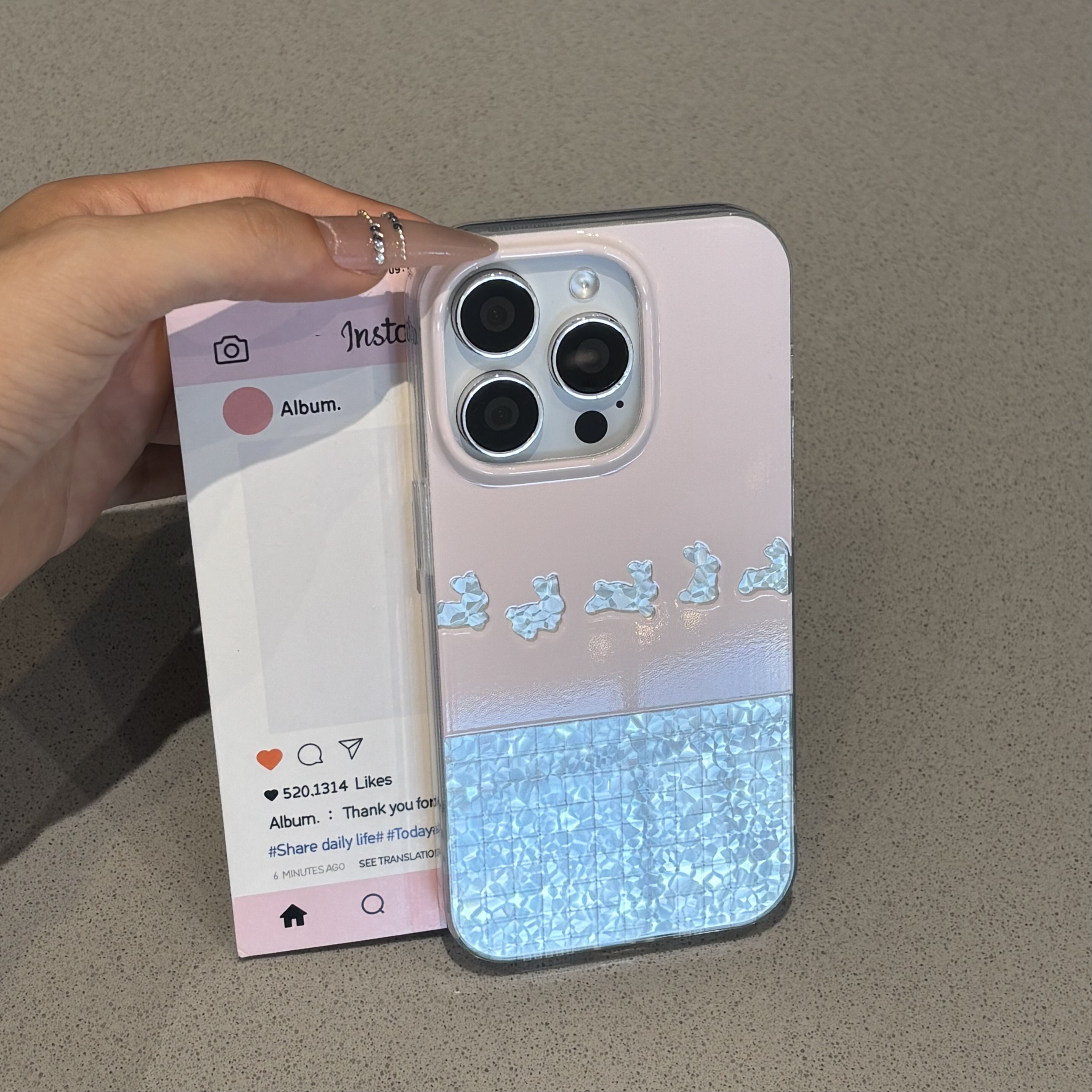 淡粉拼色小兔适用苹果18promax/Duo手机壳iPhone17Pro新款大孔钻石纹OPPO华为Pura80vivoX300手机套小米17pro