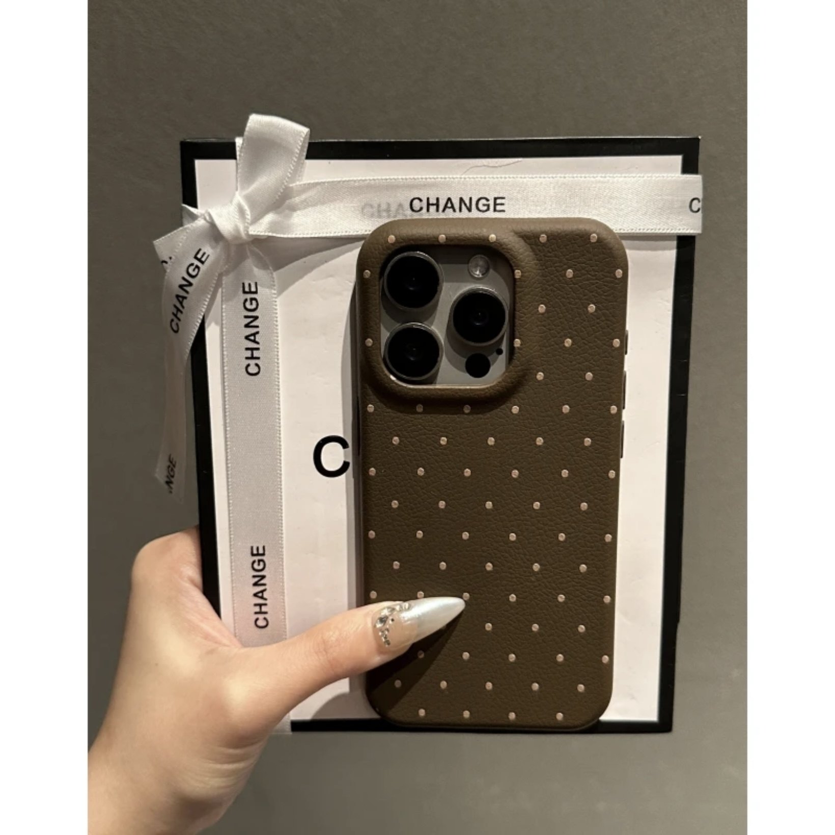 创意棕色黄波点适用iPhone17promax苹果16Pro手机壳华为Pura70新款高颜值皮纹TPU超火vivox200小米17Promax软