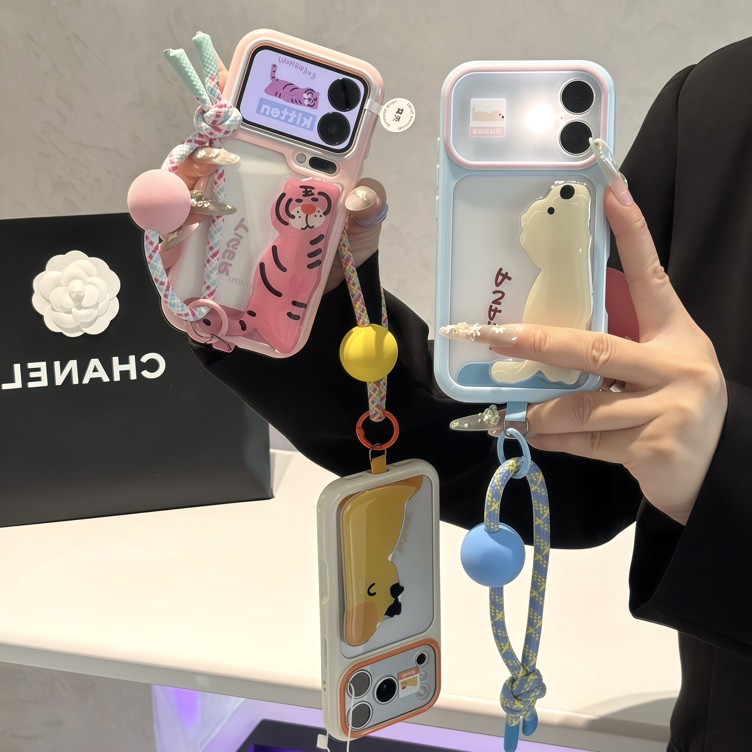 可爱趴趴小猫适用苹果17promax支架挂绳手机壳iphone16pro新款星空壳vivoS50华为mate80防摔小米17pro手机套
