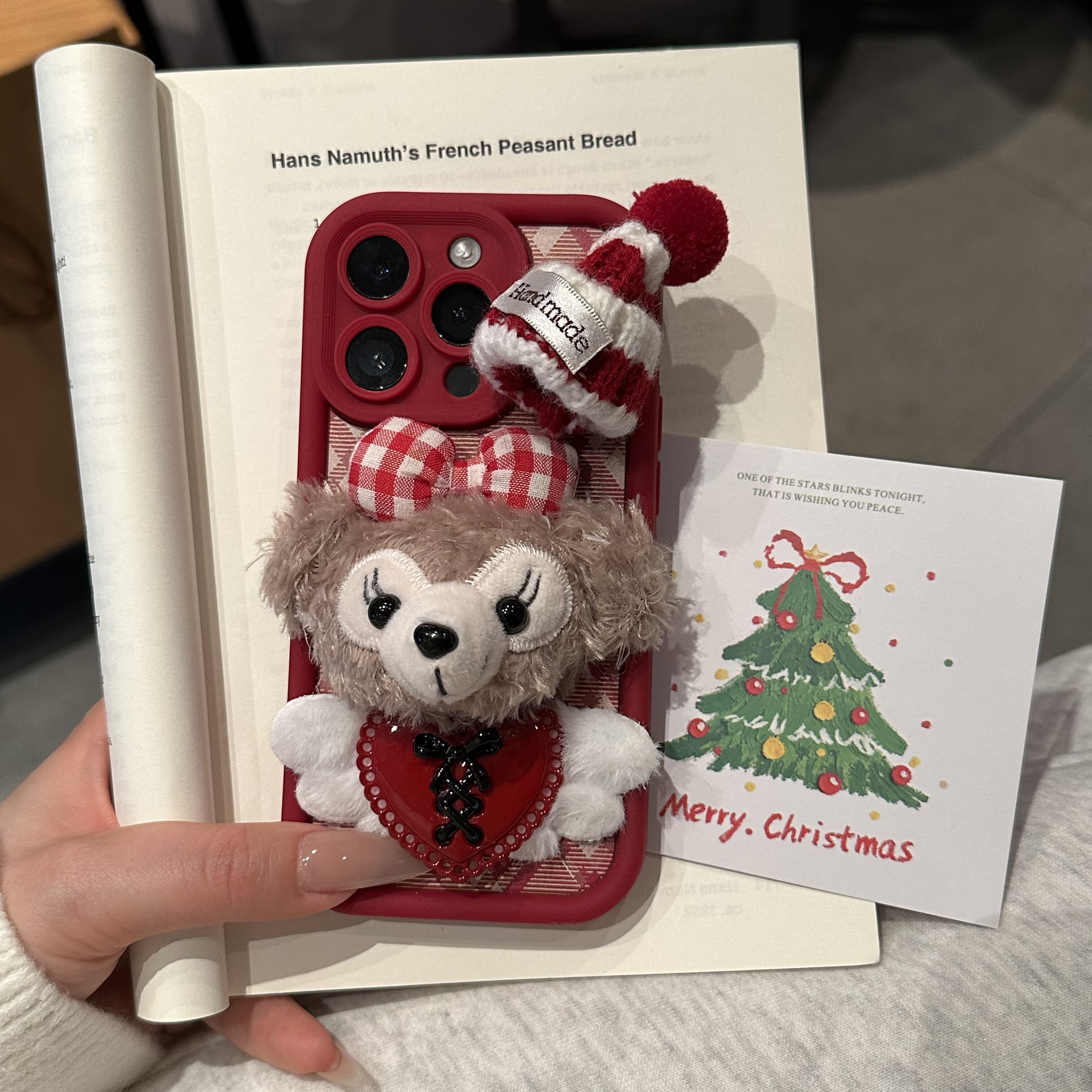 新年红毛绒雪莉玫适用苹果17promax手机壳iphone16Pro新款可爱蝴蝶结公仔华为mate70糖果阶梯vivoX200小米15