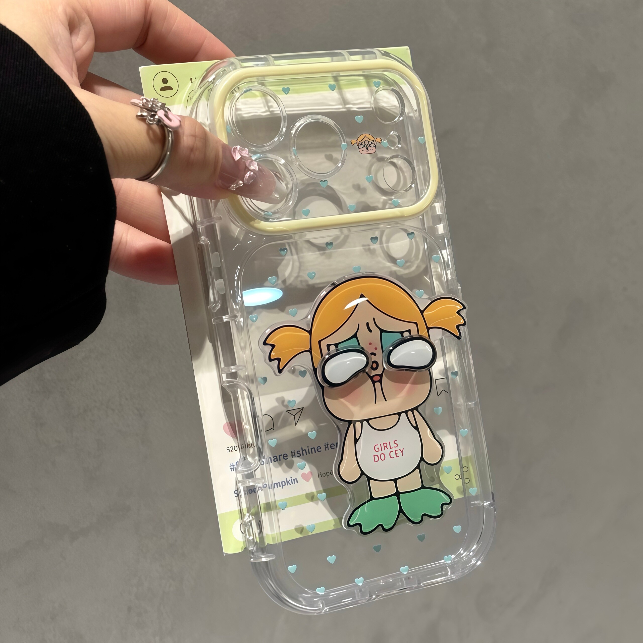 可爱双翘尾哭娃适用苹果17promax立体支架手机壳iPhone16Pro新款撞色彩虹壳vivoX300全包Mate80男女款手机套