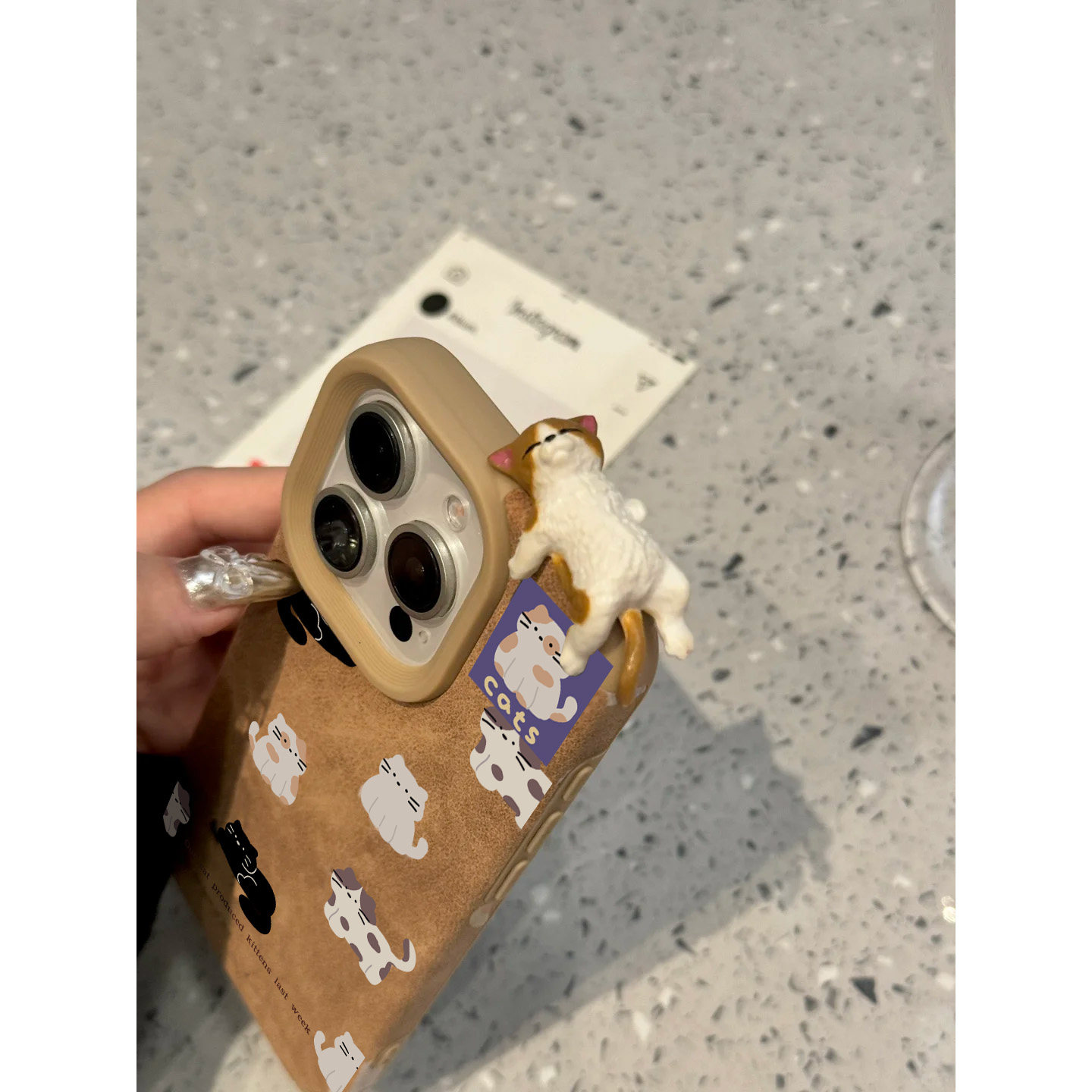 棕色躺平慵懒哈基米适用于iphone17promax苹果16promax手机壳15plus新款13/14皮质12全包11高级感15pro翻毛皮