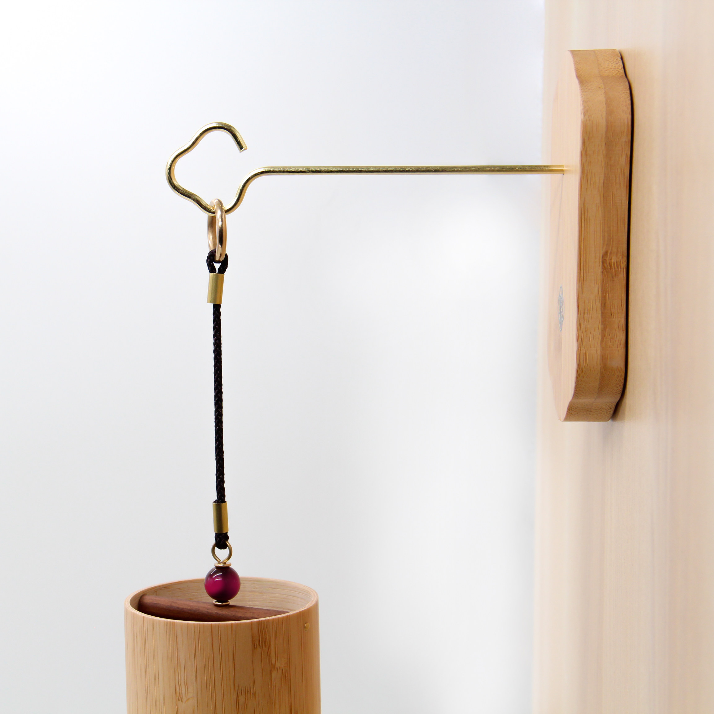 대위법 바람 차임 벽걸이 랙 펀치없는 벽걸이 후크 자체 접착 발코니 장식 펜던트 입구 문 입구 액세서리