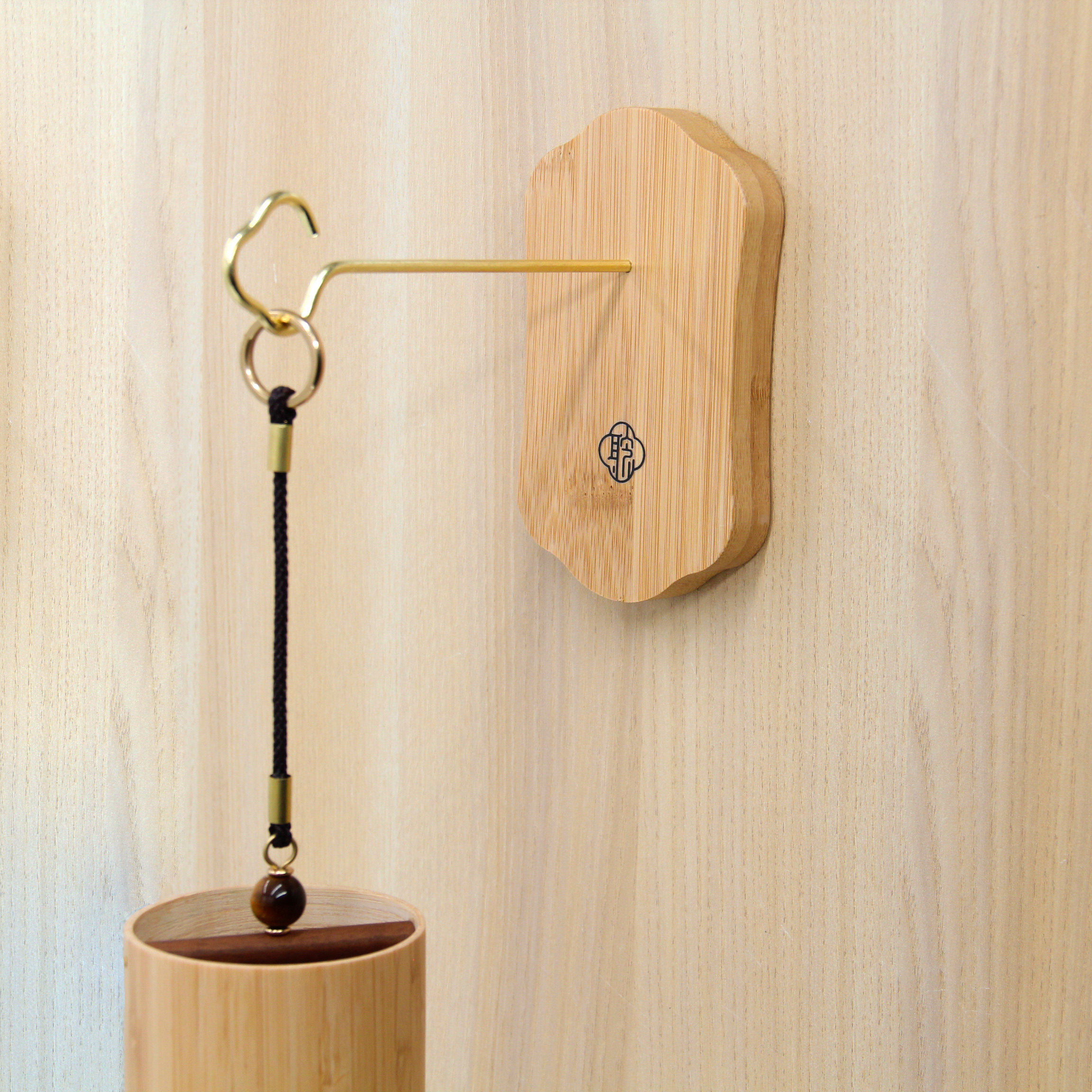 대위법 바람 차임 벽걸이 랙 펀치없는 벽걸이 후크 자체 접착 발코니 장식 펜던트 입구 문 입구 액세서리