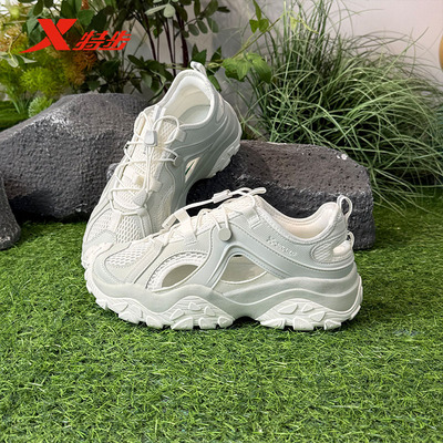 特步飞石女夏季一脚蹬溯溪凉鞋