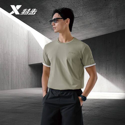 特步男子品质训练CHINA MOMENT短袖针织衫974229010257