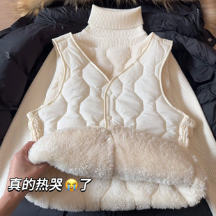 白色毛绒马甲女款秋冬加绒加厚叠穿v领内搭羊羔绒打底羽绒棉背心