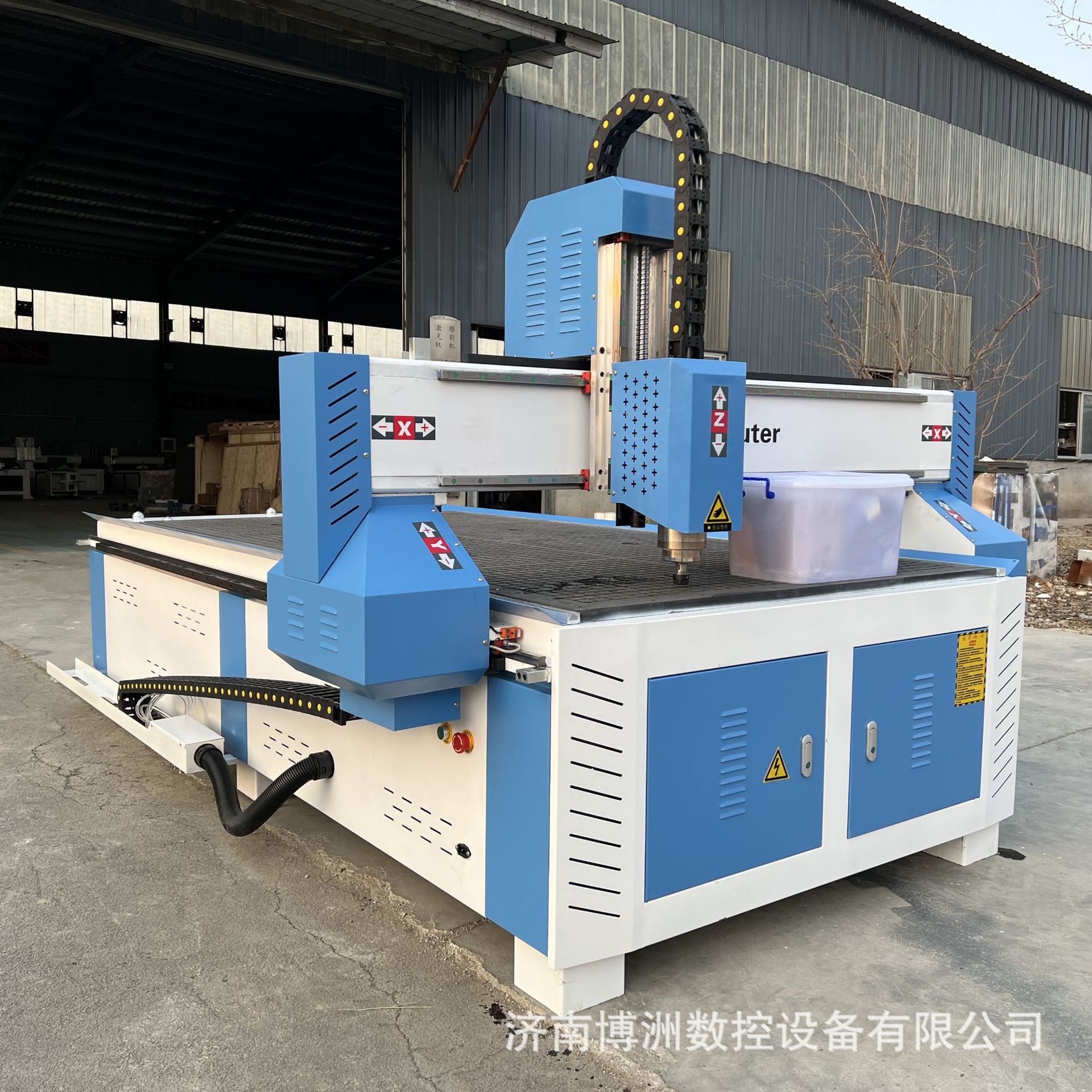 厂家供应CNC1325木工广告雕刻机 双色板刻字 木材牌匾浮雕加工