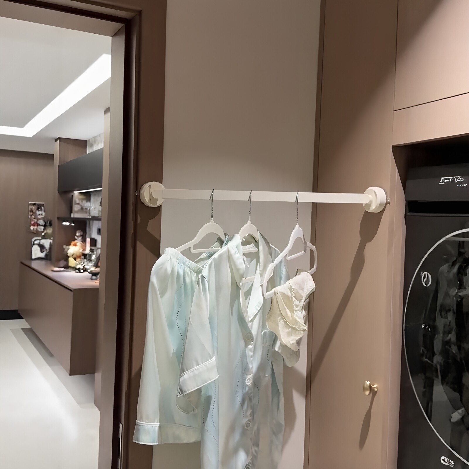 吸盘毛巾架家用转角衣服挂架图片