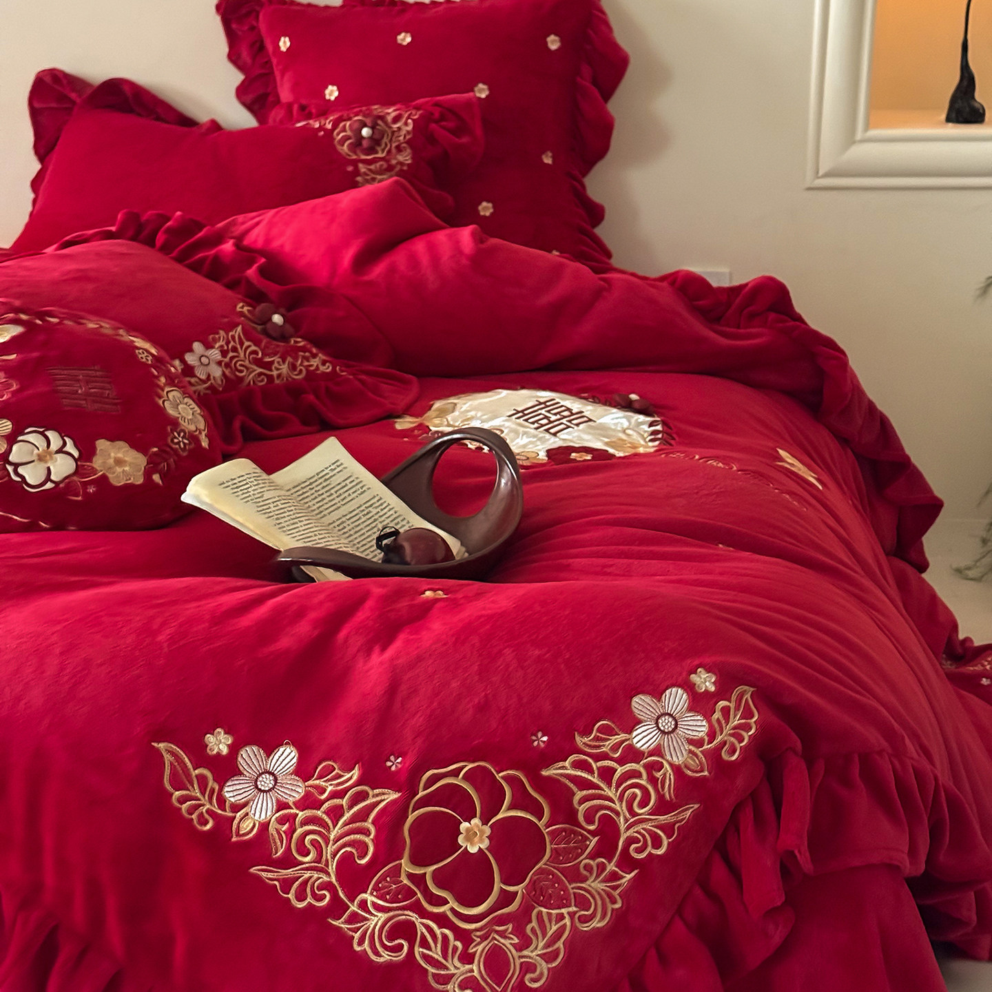 秋冬加厚保暖结婚红色加绒床单被套婚庆牛奶绒四件套珊瑚绒新人房