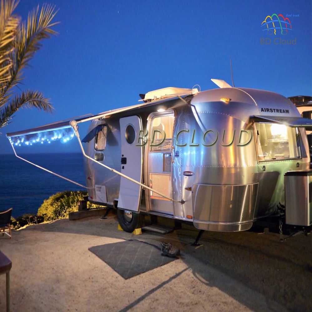 拖挂房车户外流动房车露营车欧式休闲房车