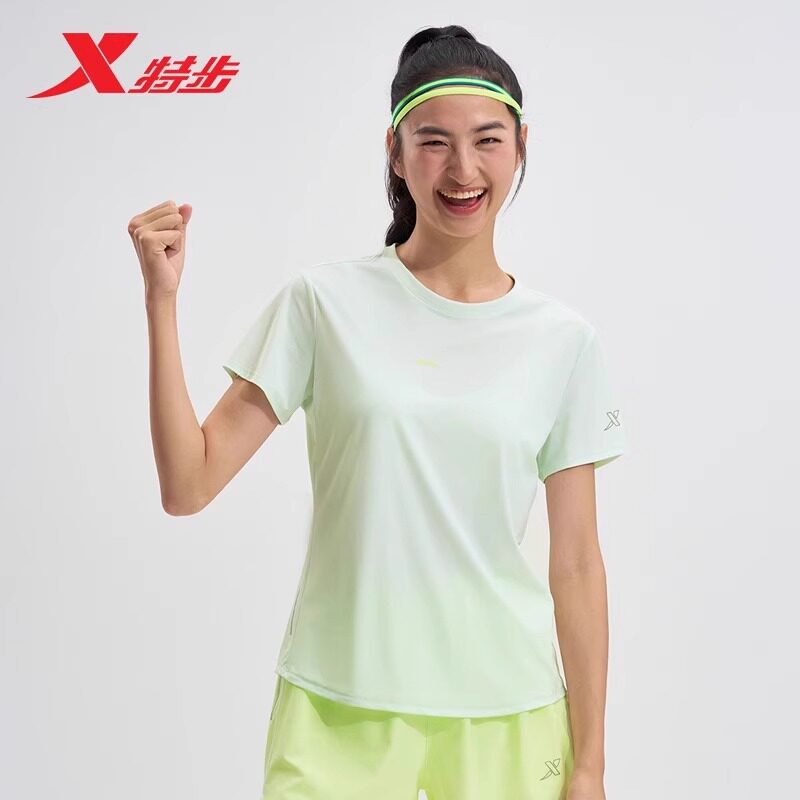 特步女士T恤2025夏季新款透气反光运动圆领短袖上衣975228010227