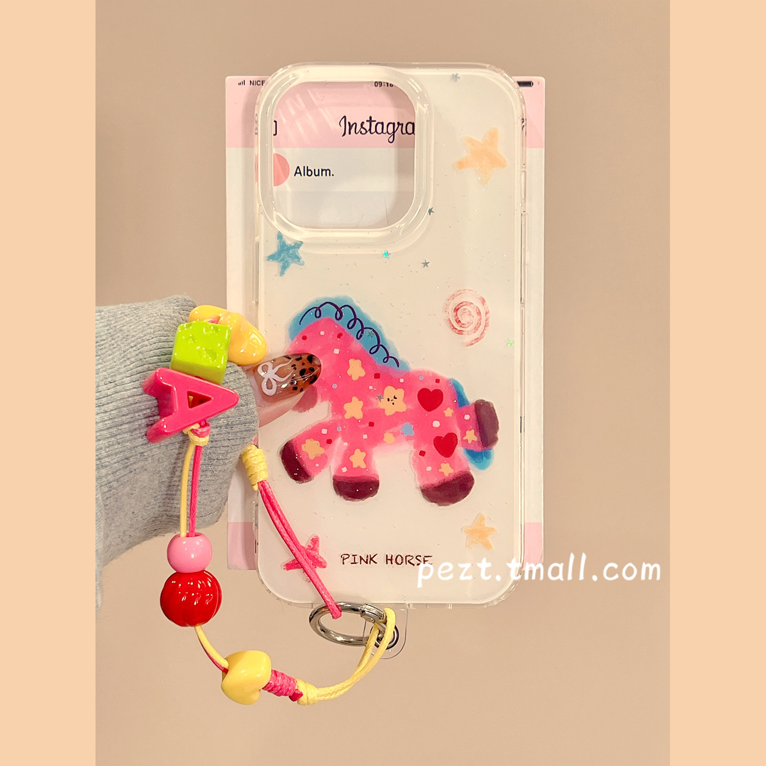 涂鸦粉色可爱卡通小马适用苹果17手机壳马年iphone16promax有趣17pro新款13防摔套15Pro带手链14女16Pro全包