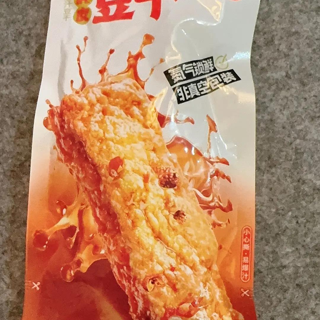 巧大娘虎皮爆汁豆干超长新品网红零食香辣原味氮气豆干办公室零食
