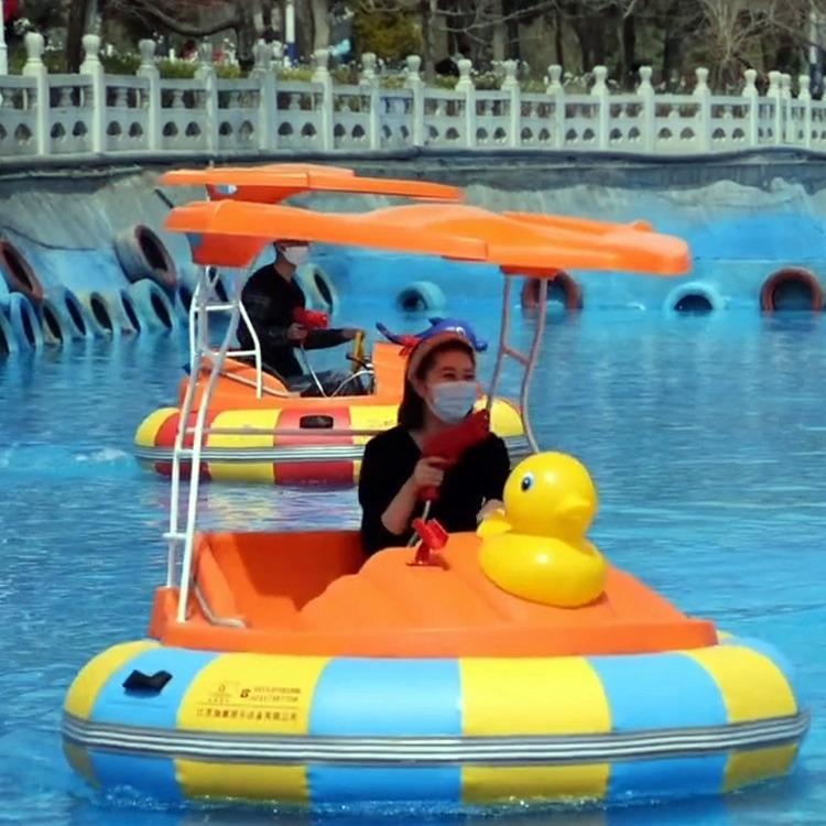 新款儿童碰碰船水上3人电动碰碰船儿童卡通充气碰碰船造型多样