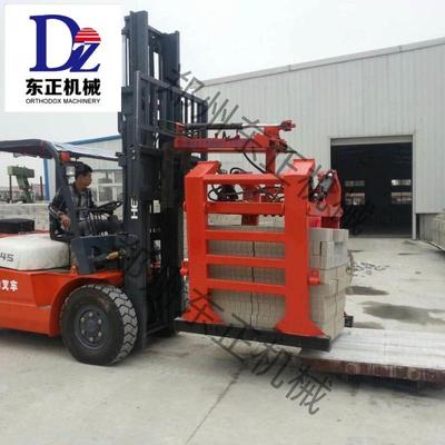 红砖厂隧道窑专用 东正抱砖夹 水泥砖标砖码垛机生产厂家发货迅速