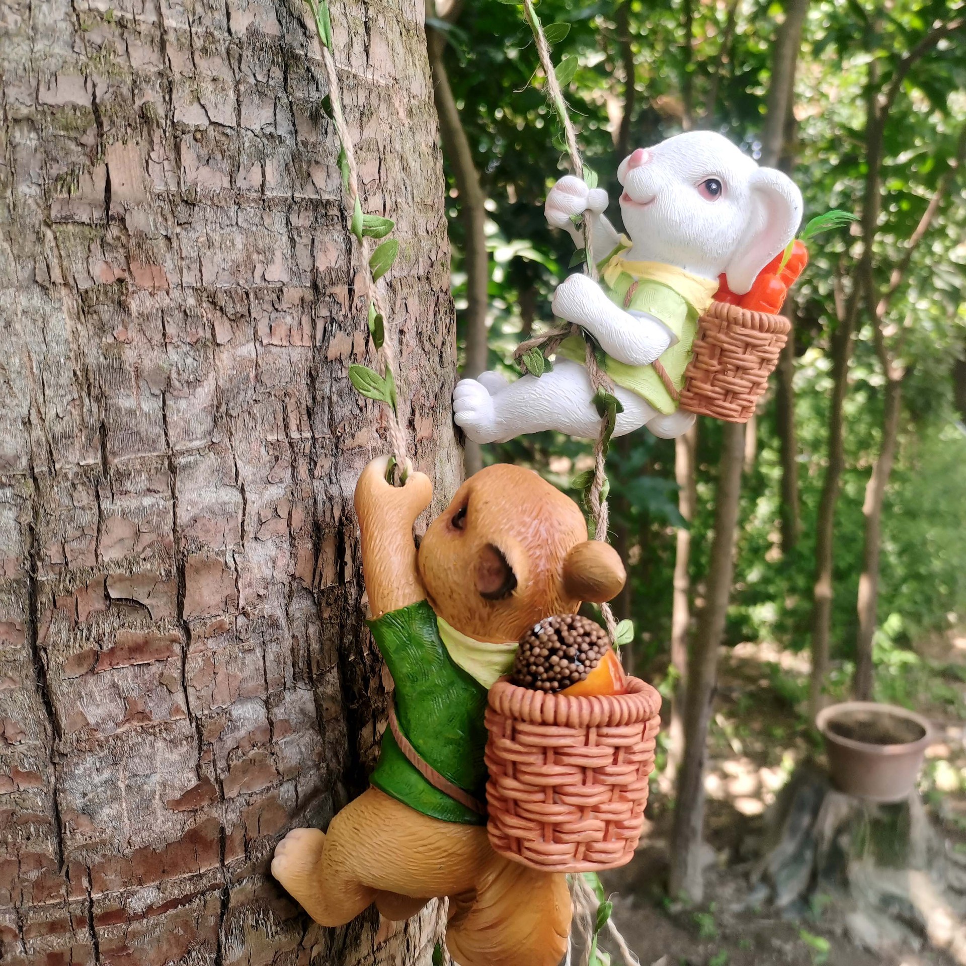 庭院花园家居兔子爬绳树脂工艺装饰品吊摆壁挂件树木可爱生动阳台