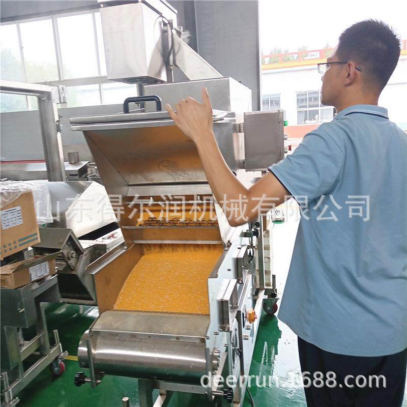 油炸年糕上糠机 脆皮奶酪上糠裹糠设备 肉类快餐食品上糠机厂家,清洗/食品/商业设备,休闲食品加工设备,淘宝优惠券,粉丝福利购,淘宝优惠卷