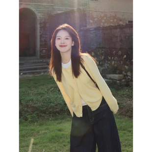 鹅黄色显白单排扣针织开衫外套女春秋季ins韩版减龄外搭上衣毛衣