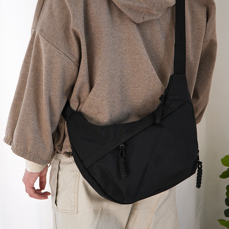 斜挎包男女通用背包饺子包男女大容量包包通勤单肩运动百搭休闲包,箱包皮具/热销女包/男包,时尚帆布包,淘宝优惠券,粉丝福利购,淘宝优惠卷