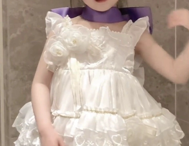 法式汤姆猫女童生日宴会礼服轻奢小众高端白色在逃公主无袖蛋糕裙