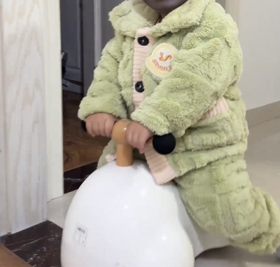 2025新款秋冬季儿童法兰绒睡衣加绒加厚男女童中童男孩套装家居服