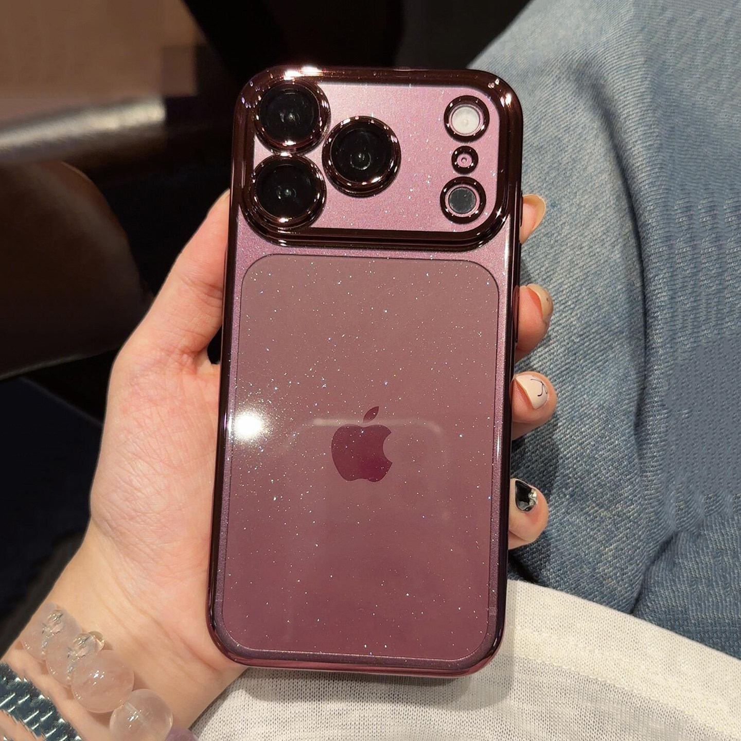 勃艮第酒红电镀亚克力闪粉pc带镜头膜全包透明苹果18promax手机壳iPhone17pro不会发黄超薄裸机感硬18Pro潮女