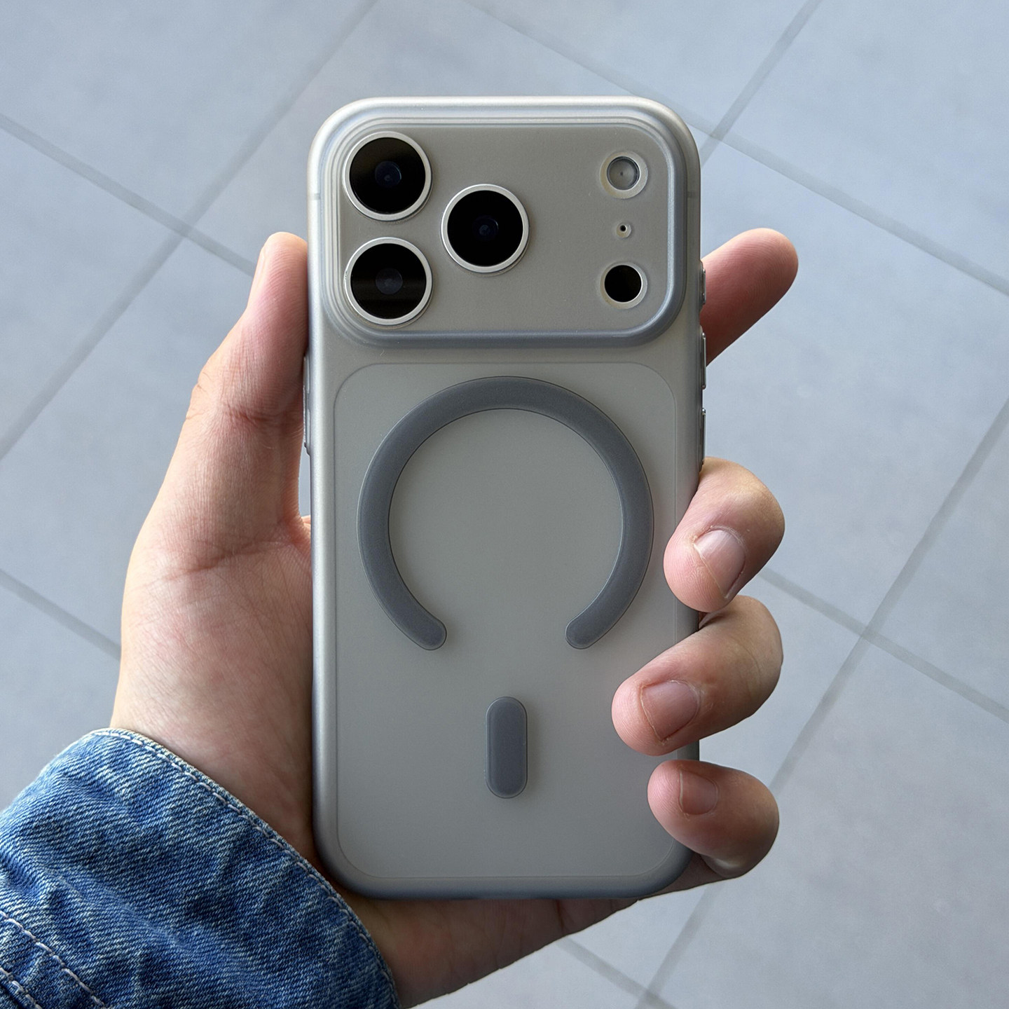 0.07超薄磨砂tpu拜耳抗黄金属按键磁吸充电适用苹果17promax手机壳iPhone16/15plus/14/13/12软+透明裸机全包