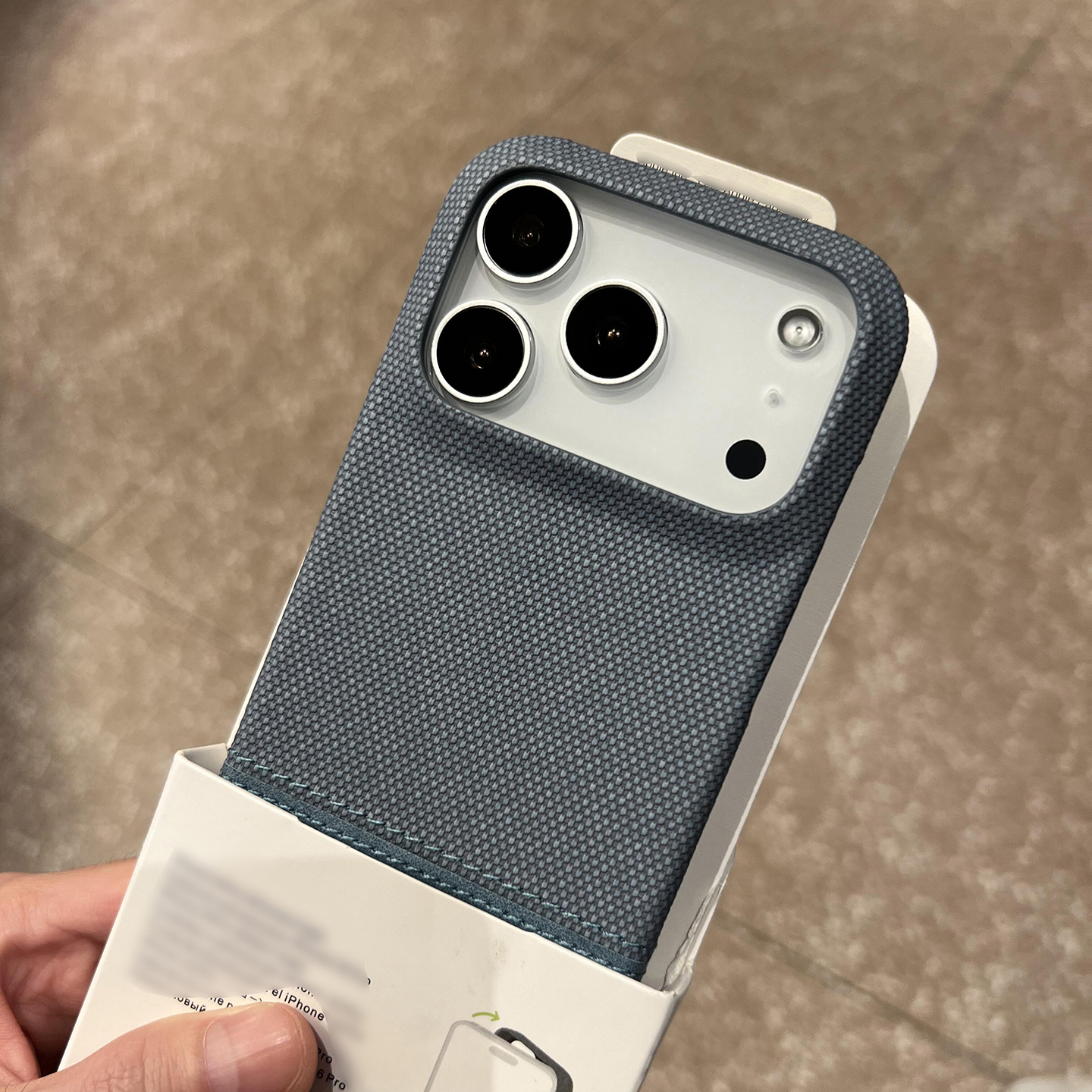 深蓝色素皮编织纹拼接磁吸适用苹