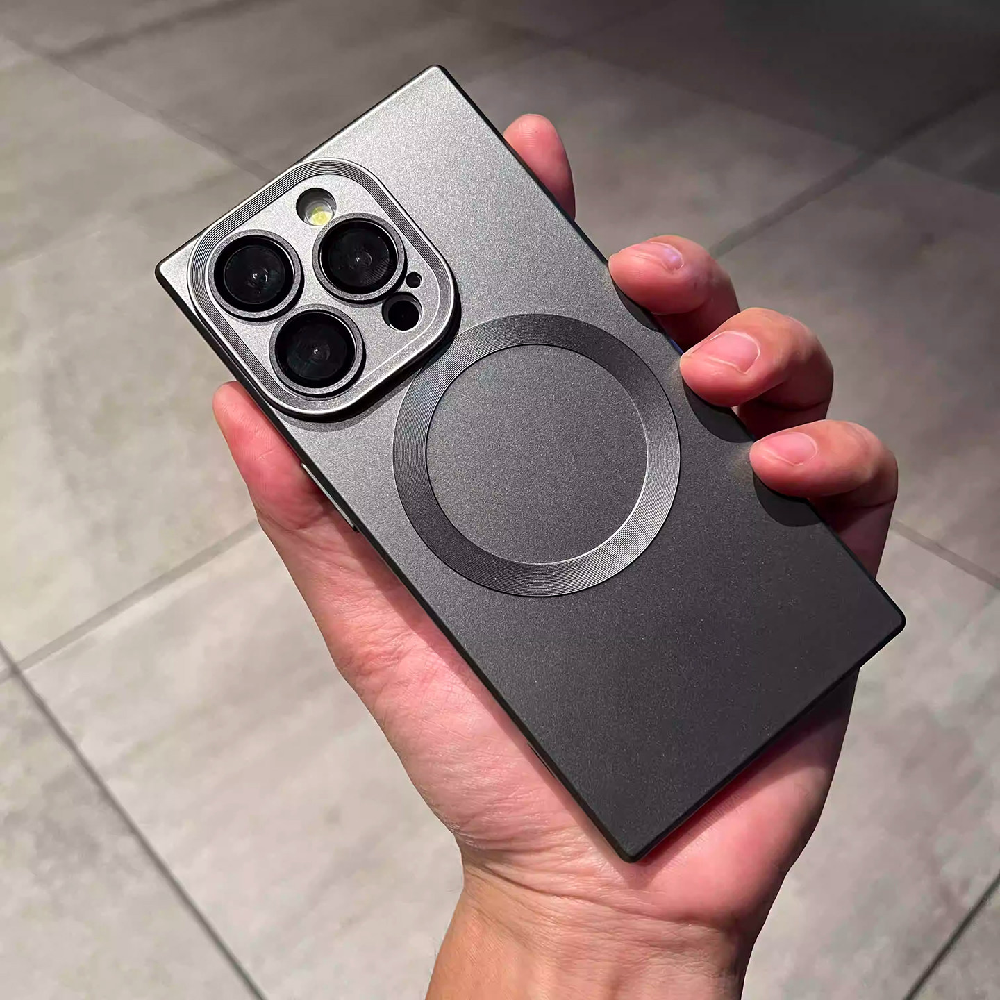 金属质感正方形电镀磁吸钛灰太空银适用苹果17手机壳16promax带镜头膜软iPhone15/14plus防摔13/12硅胶直长薄