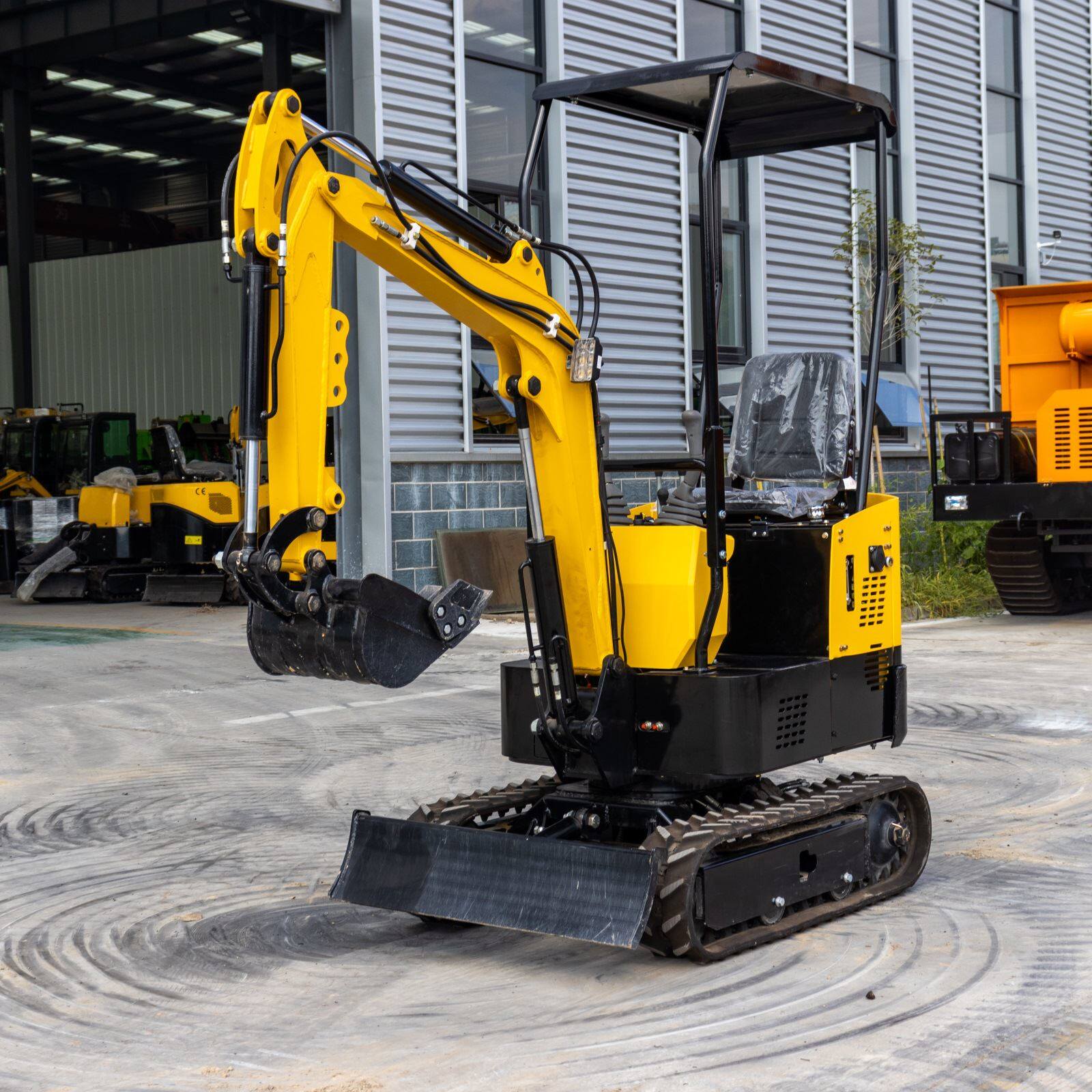 厂家直供1000kg迷你挖掘机 出口电动小挖机 抓木夹破碎锤多用怪手