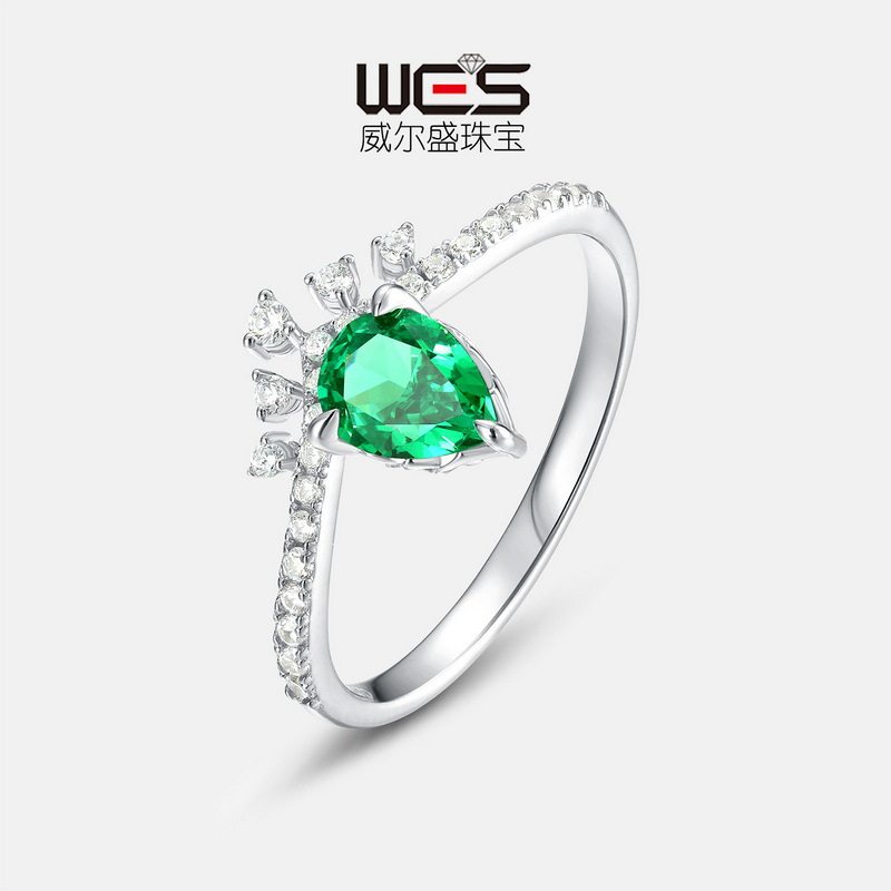新款祖母绿色高碳钻戒指S925银镀18K金皇冠彩宝宝石食指戒时尚风