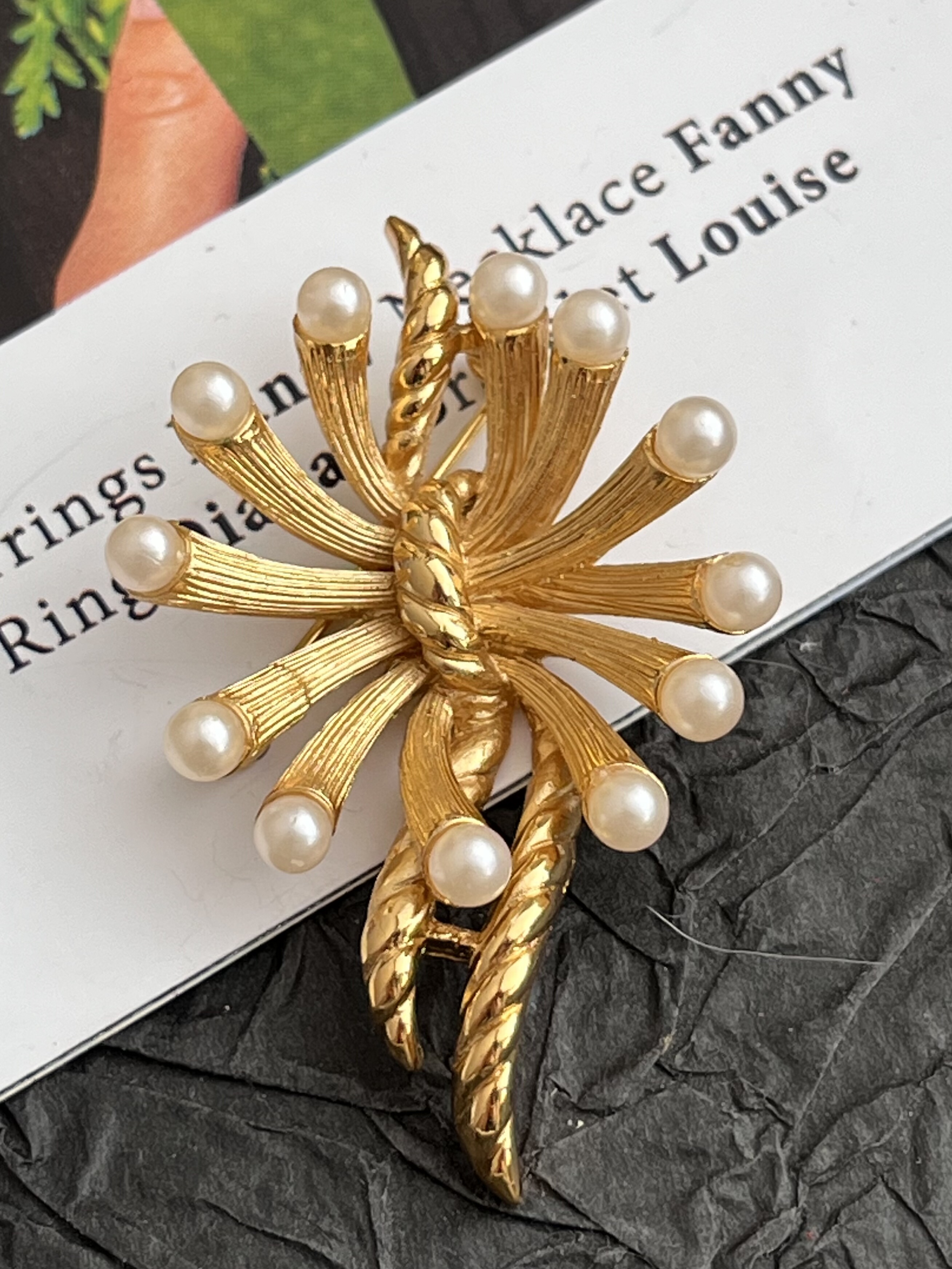 【任四月中古首饰】Trifari素金珍珠植物胸针 Vintage中古首饰