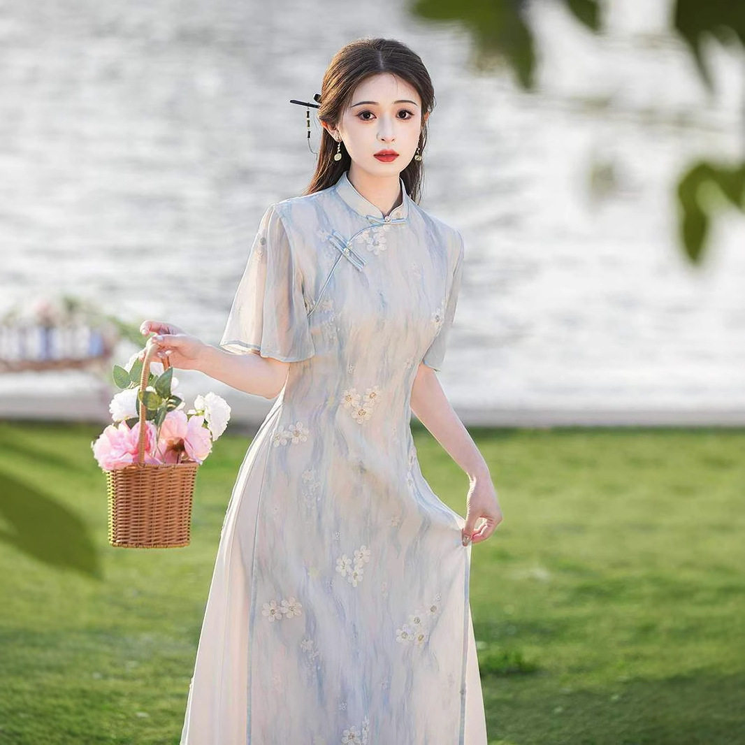 清新淡雅奥黛旗袍2025新款夏季淡蓝色改良年轻款女新中式连衣裙女