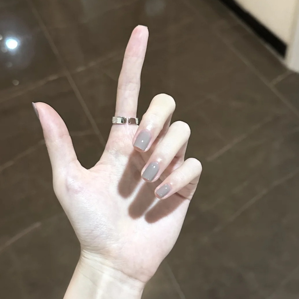 短款显白水泥灰穿戴甲灰色纯色