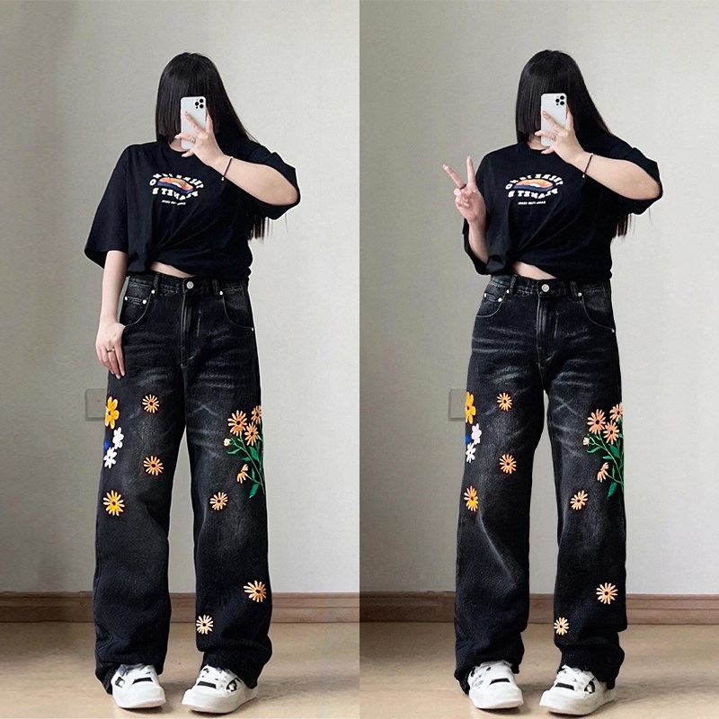 特大码女装黑色花朵刺绣牛仔裤女胖mm美式街头设计感高腰直筒裤子