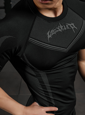 Vest Up高弹速干复古哥特风无缝修身显大健身衣运动训练短袖男潮