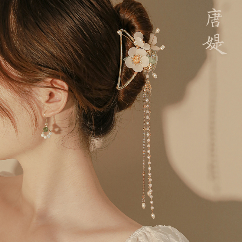 唐媞中国风流苏花朵发夹
