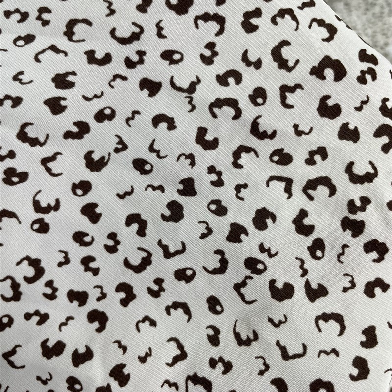 E430夏季米黄色小点印花雪纺布头柔软垂坠透气连衣裙上衣旗袍面料