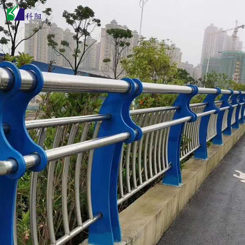 不锈钢桥梁护栏高架桥复合管大桥防撞隔离栏杆定制河道碳素钢立柱