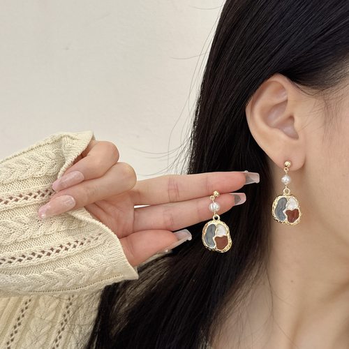油画感不规则拼色珍珠耳环耳夹女
