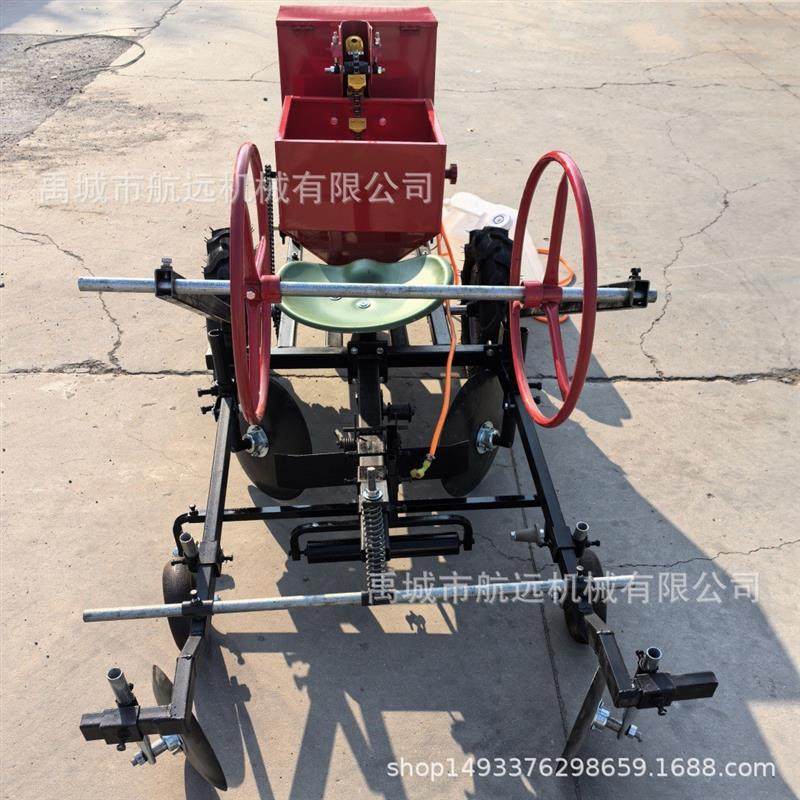 单行马铃薯土豆种植机  单垄土豆芋头起垄覆膜铺滴灌带播种一体机