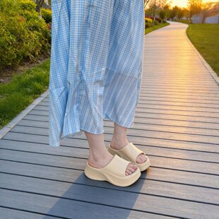 凉拖鞋女夏外穿配裙子厚底拖鞋轻便不累脚户外海边沙滩鞋防臭防滑