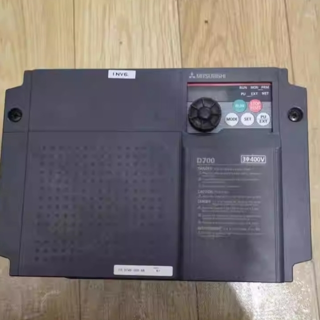 【议价】三菱D700变频器 FR-D740-160-NA 7.5KW 380V 实物图拍摄