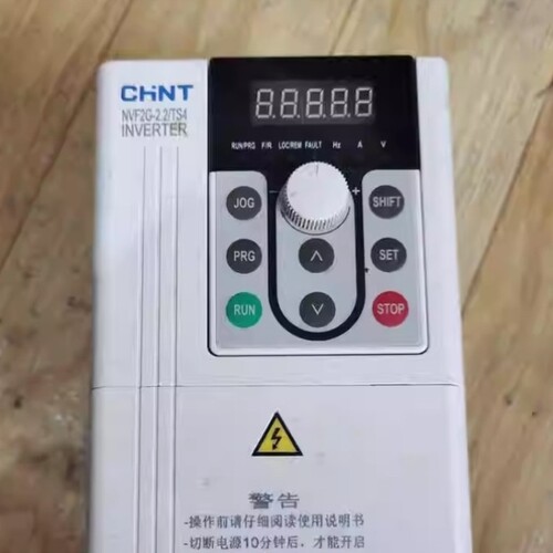 【议价】变频器NVF2G-2.2/TS4 2.2KW 380V 包好 实物拍摄